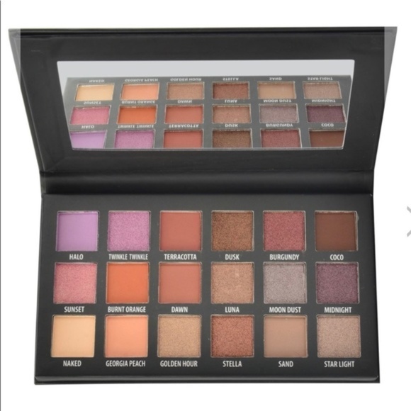 KAB Cosmetics Day and Night eyeshadow palette - Picture 1 of 2